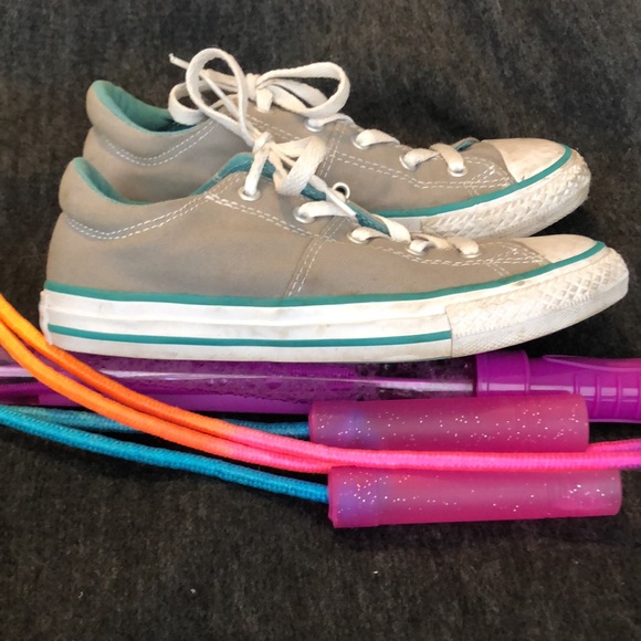 2 for $20 Kids grey and turquoise Converse sneakers - Picture 4 of 6